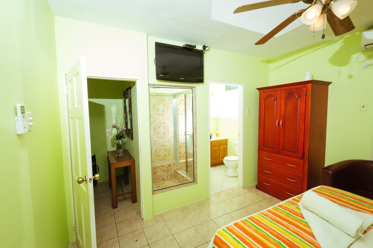 Beverly'S Oasis Suites Scarborough Exterior foto